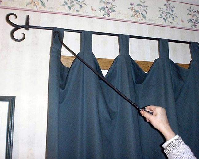 Curtain Pull