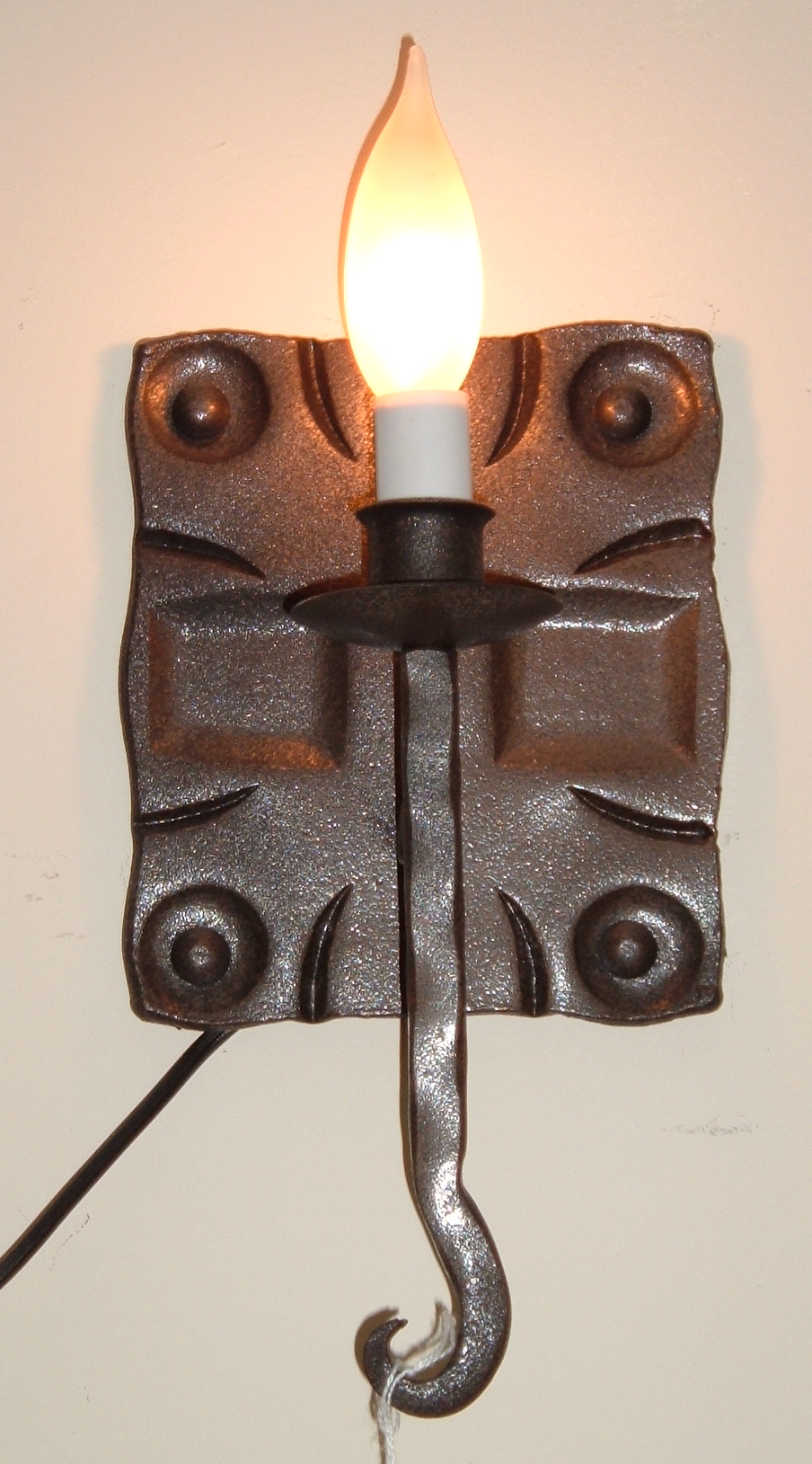 Plate Sconce